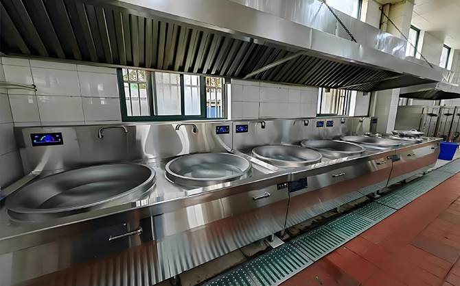 高校食堂廚具采購(gòu)指南：實(shí)用、耐用、安全三者缺一不可